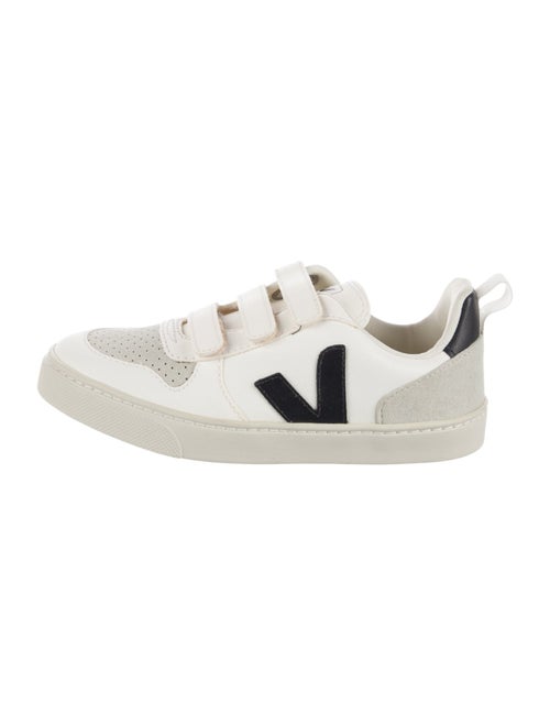 Veja Low Top Sneakers