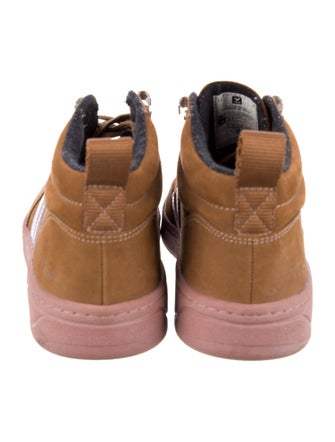 Veja Nubuck Sneakers