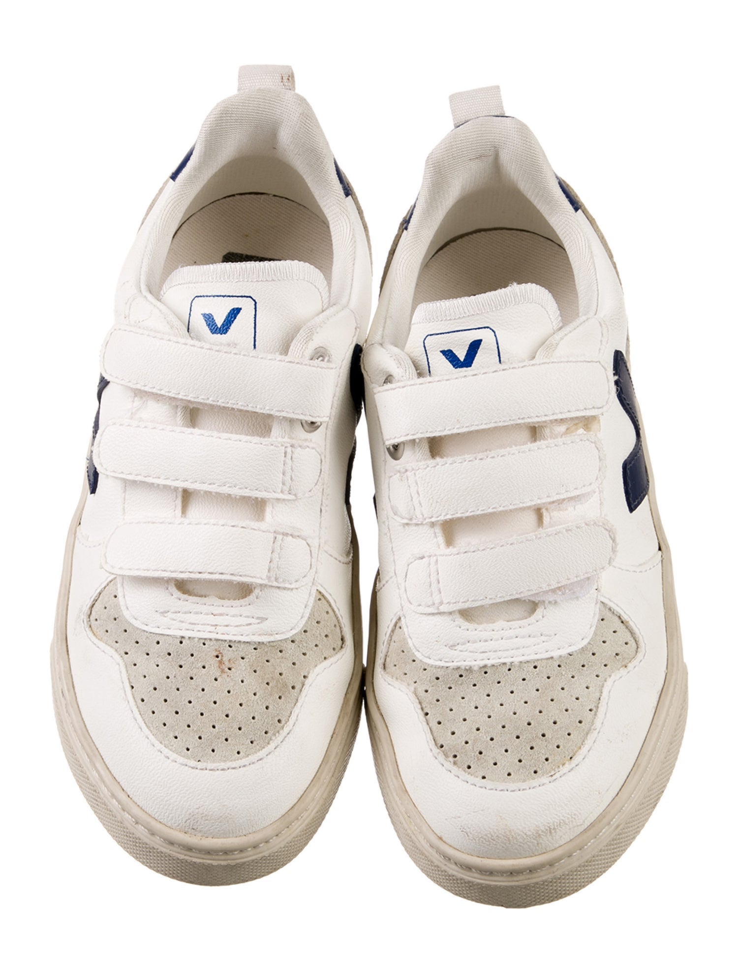 Veja Boys' Low Top Sneakers