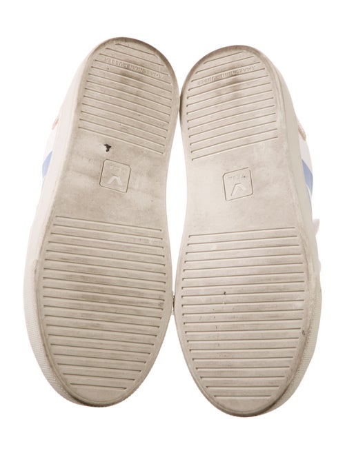 Veja Low Top Sneakers