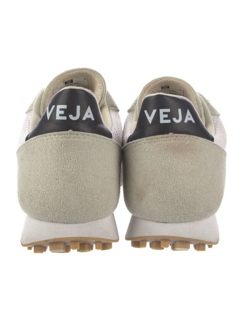 Veja Mesh Mesh Accents Athletic Sneakers