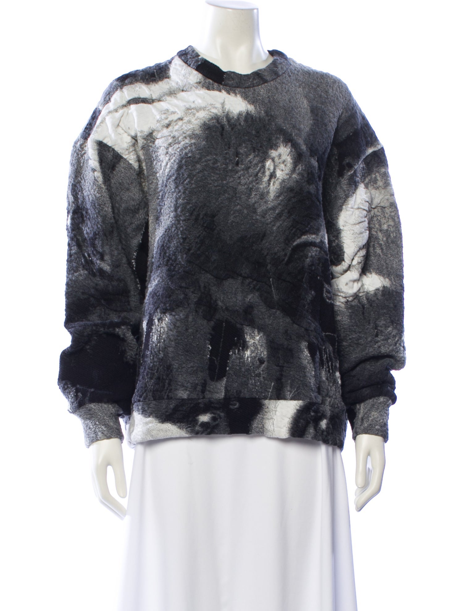 Anntian Printed Crew Neck Sweater