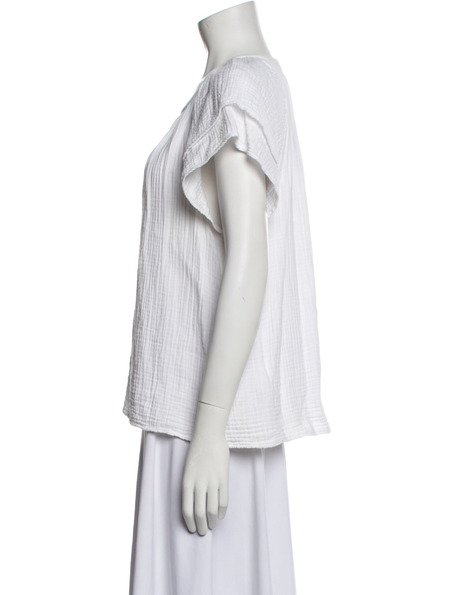 Xirena V-Neck Short Sleeve Blouse