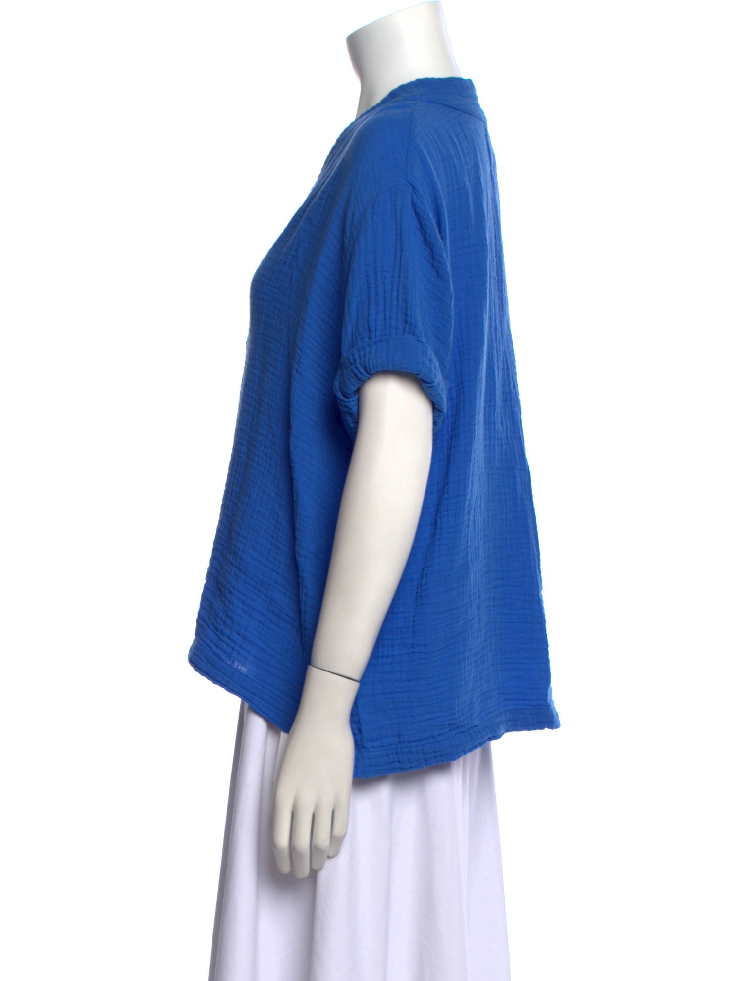 Xirena V-Neck Short Sleeve Blouse