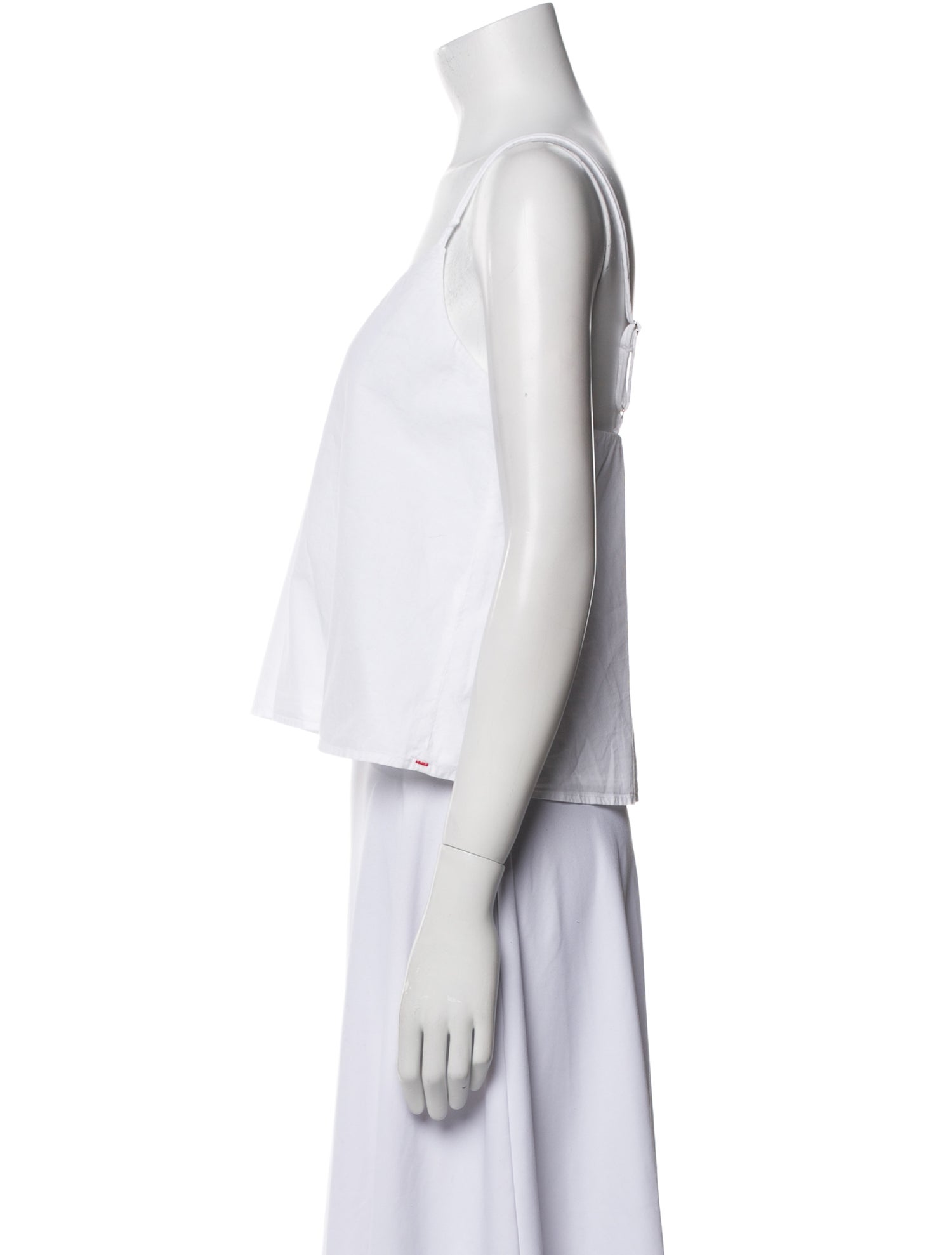 Xirena Scoop Neck Sleeveless Crop Top