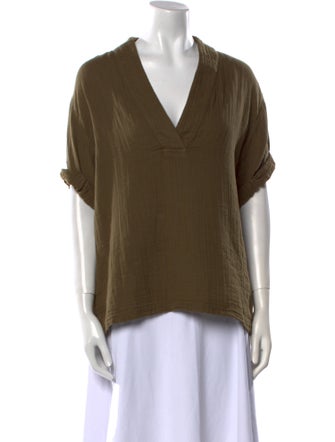 Xirena V-Neck Short Sleeve Blouse