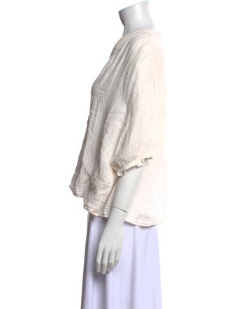 Xirena V-Neck Three-Quarter Sleeve Crop Top