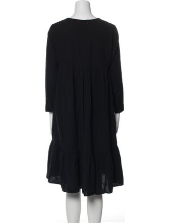 Xirena V-Neck Knee-Length Dress