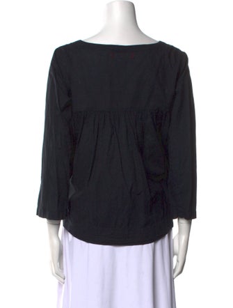 Xirena Scoop Neck Three-Quarter Sleeve Crop Top