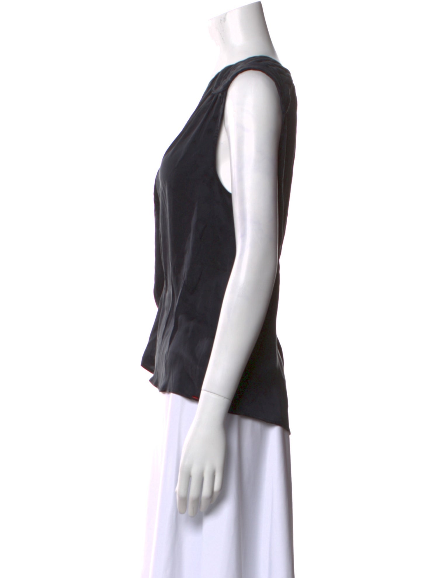 Xirena Silk V-Neck Top w/ Tags
