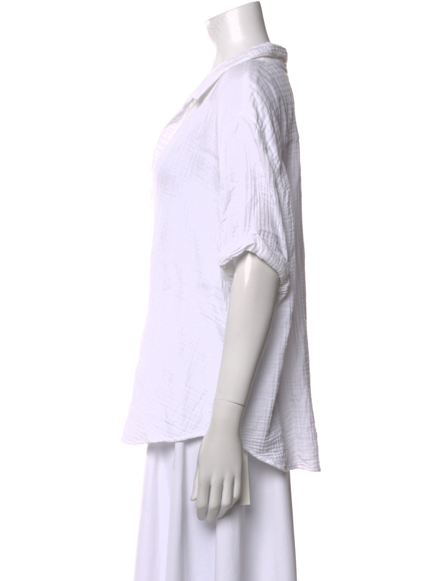 Xirena V-Neck Short Sleeve Blouse