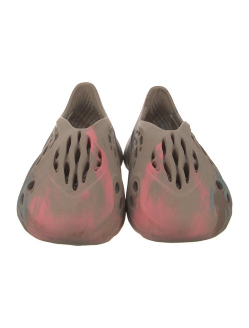 adidas Yeezy Foam RNNR MX Sand Grey Athletic Sneakers