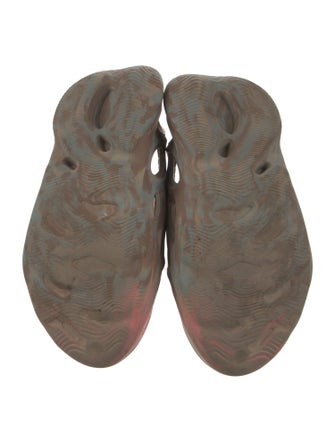 adidas Yeezy Foam RNNR MX Sand Grey Athletic Sneakers