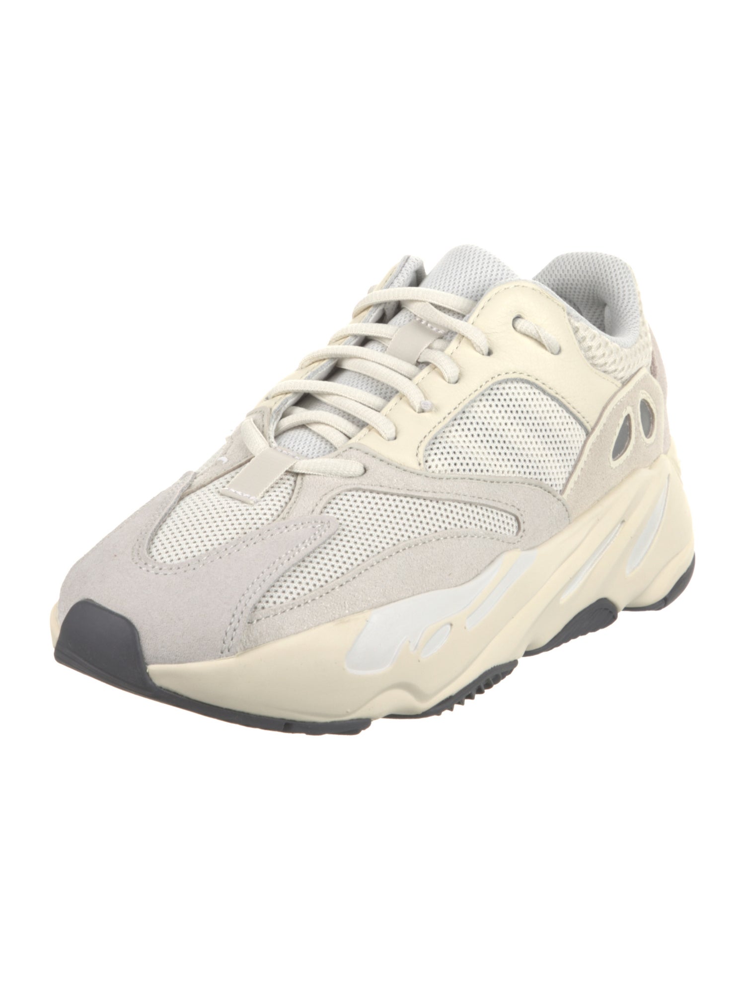 yeezy tennis shoes cost
