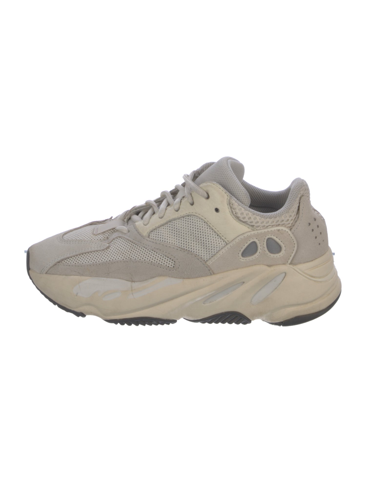 yeezy boost 700 taupe
