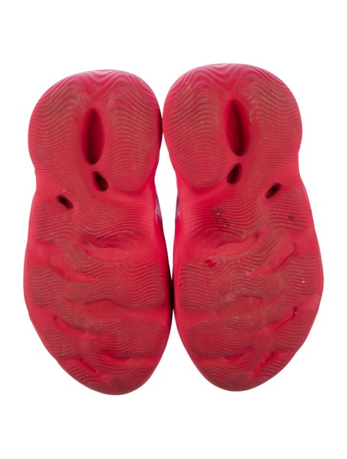 adidas Yeezy Boys' Yeezy Foam Runners