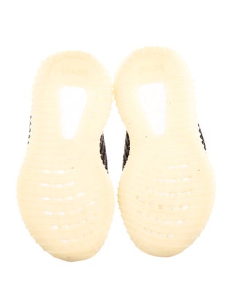 adidas Yeezy Boys' 350 V2 Carbon (Infants)