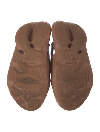 adidas Yeezy Foam RNR Clay Red Sneakers