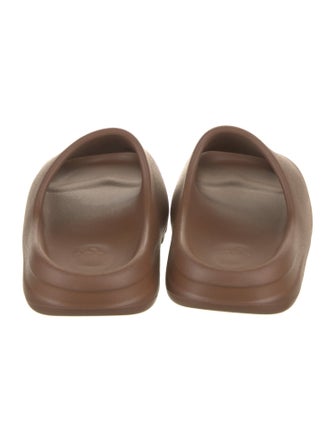 adidas Yeezy Rubber Slides