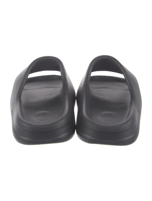 adidas Yeezy Rubber Slides