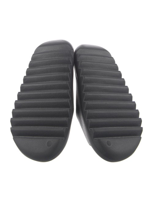 adidas Yeezy Rubber Slides