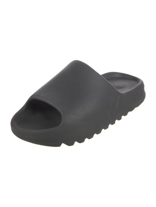 adidas Yeezy 2022 Onyx Slides