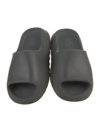 adidas Yeezy Rubber Slides