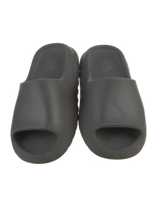 adidas Yeezy Rubber Slides