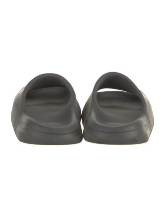 adidas Yeezy Rubber Slides
