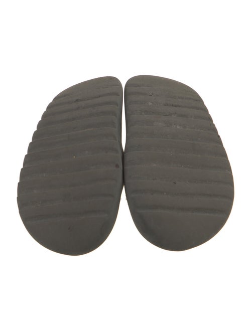 adidas Yeezy Rubber Slides