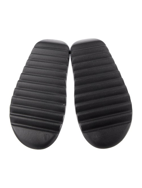 adidas Yeezy Onyx Rubber Slides