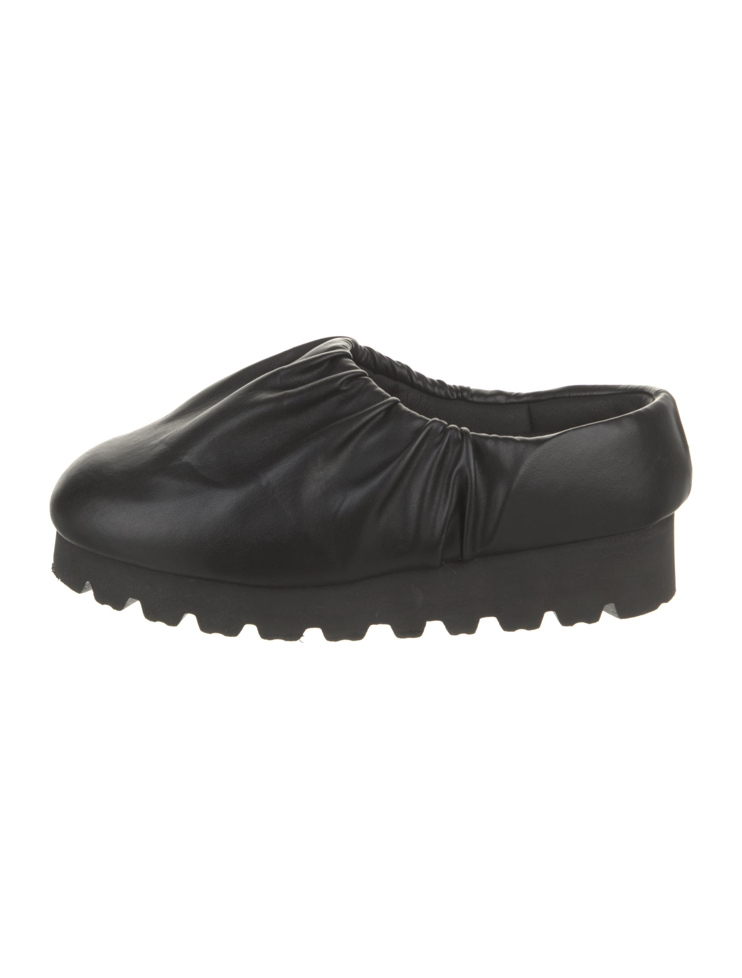Yume Yume Leather Pleated Accents Slippers