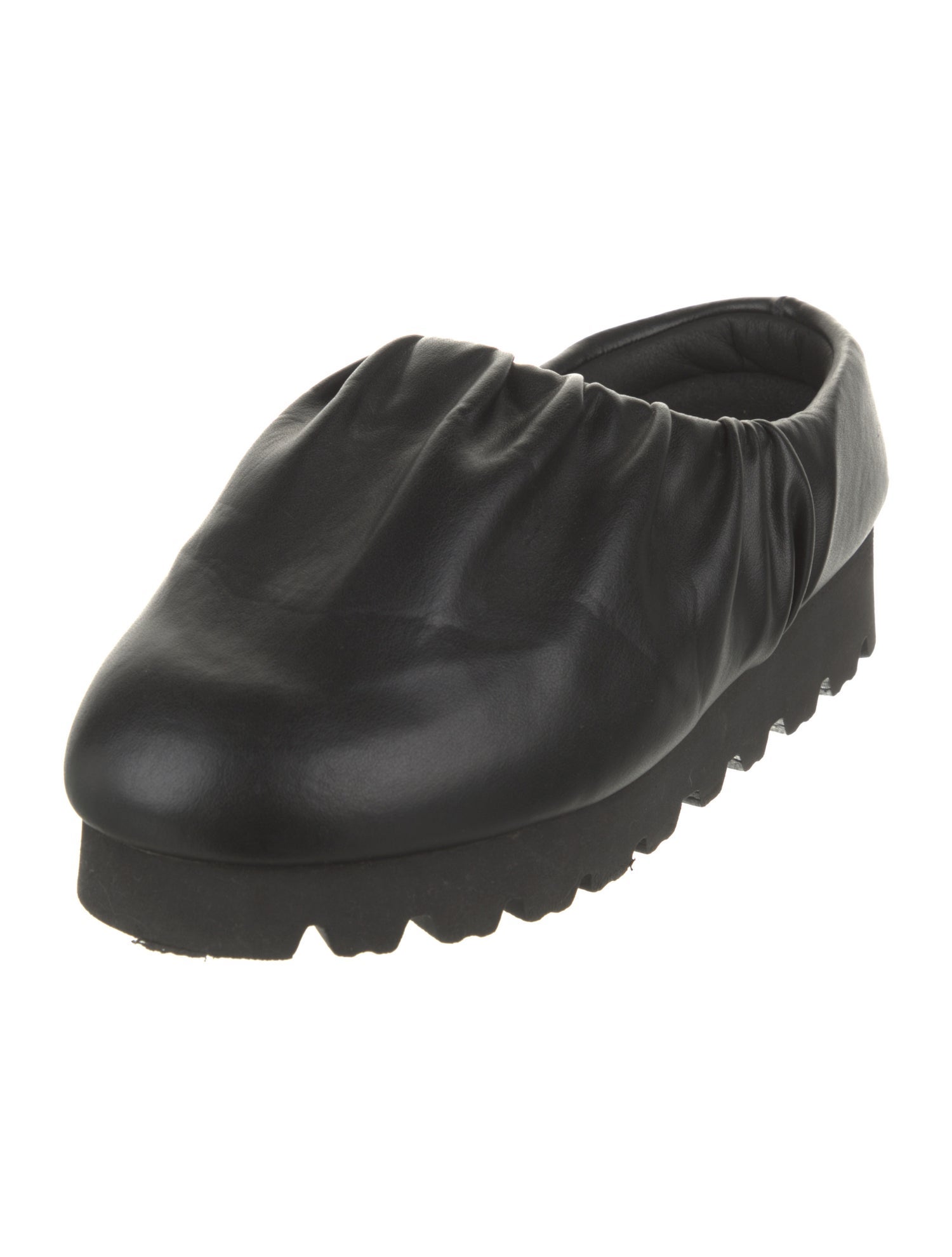 Yume Yume Leather Pleated Accents Slippers