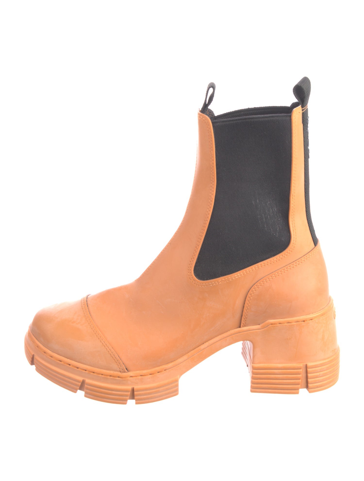 GANNI ハネル チェルシ フツ S23724900 017 GANNI Cleated Heeled Mid Chelsea Boots in Black | LN-CC
