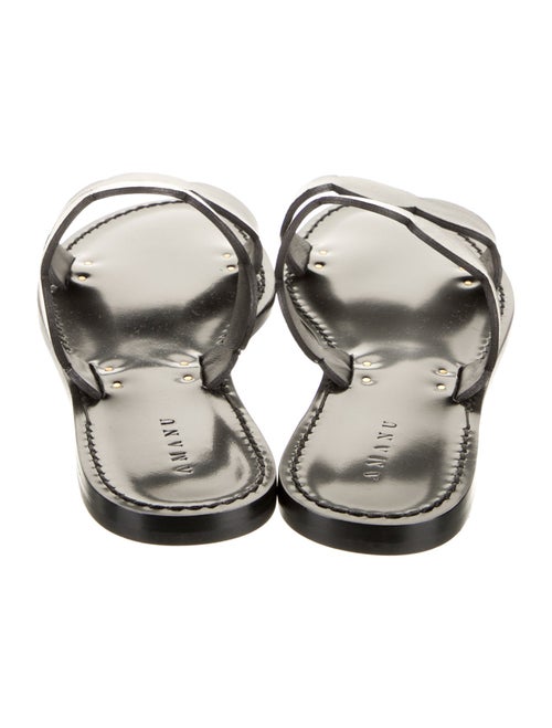 Amanu Leather Scalloped Accent Slides