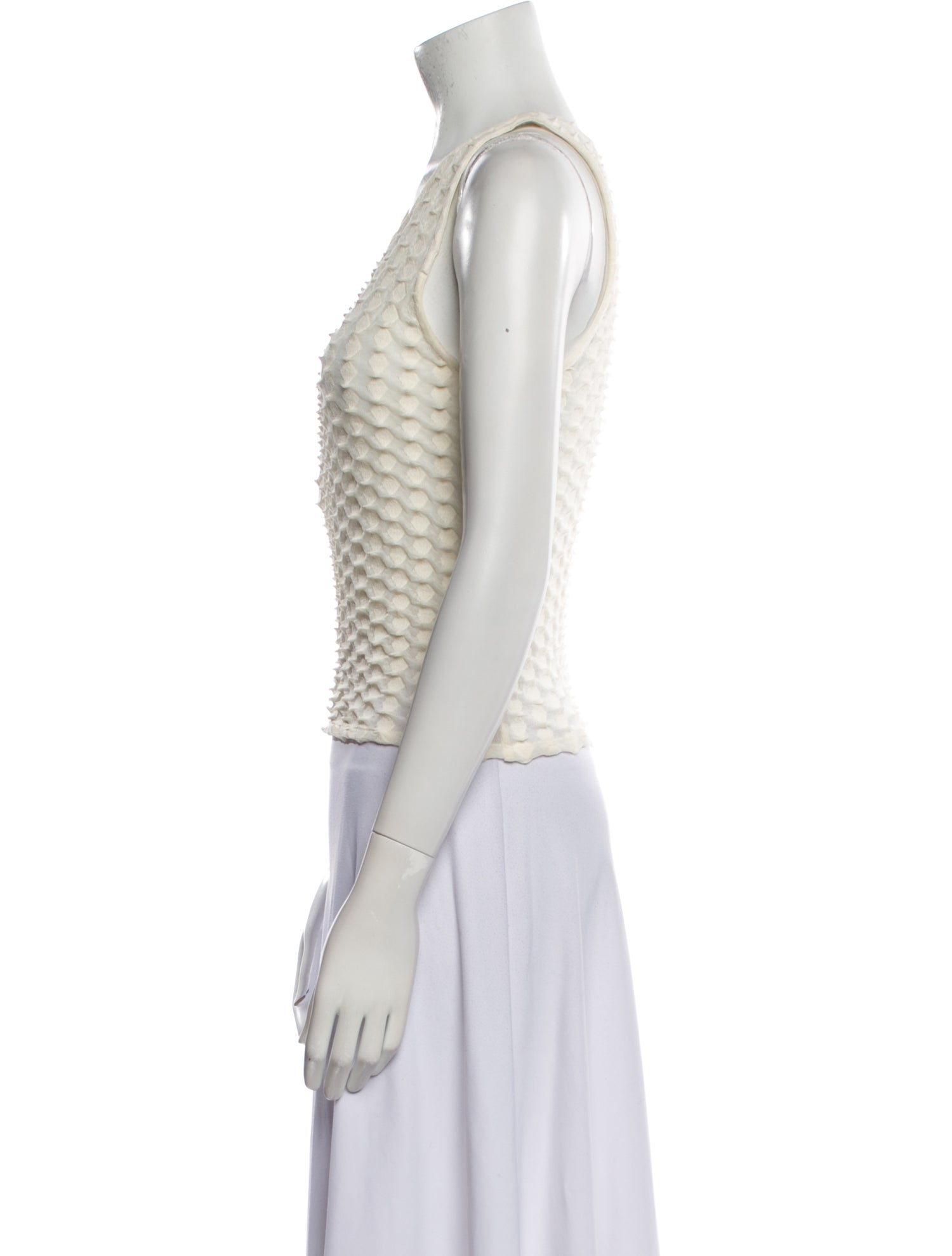 Gimaguas Scoop Neck Sleeveless Top
