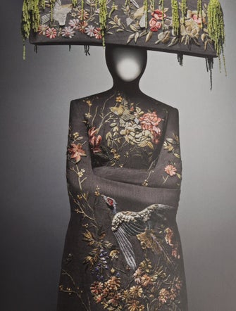 The Metropolitan Museum Of Art Alexander McQueen: Savage Beauty