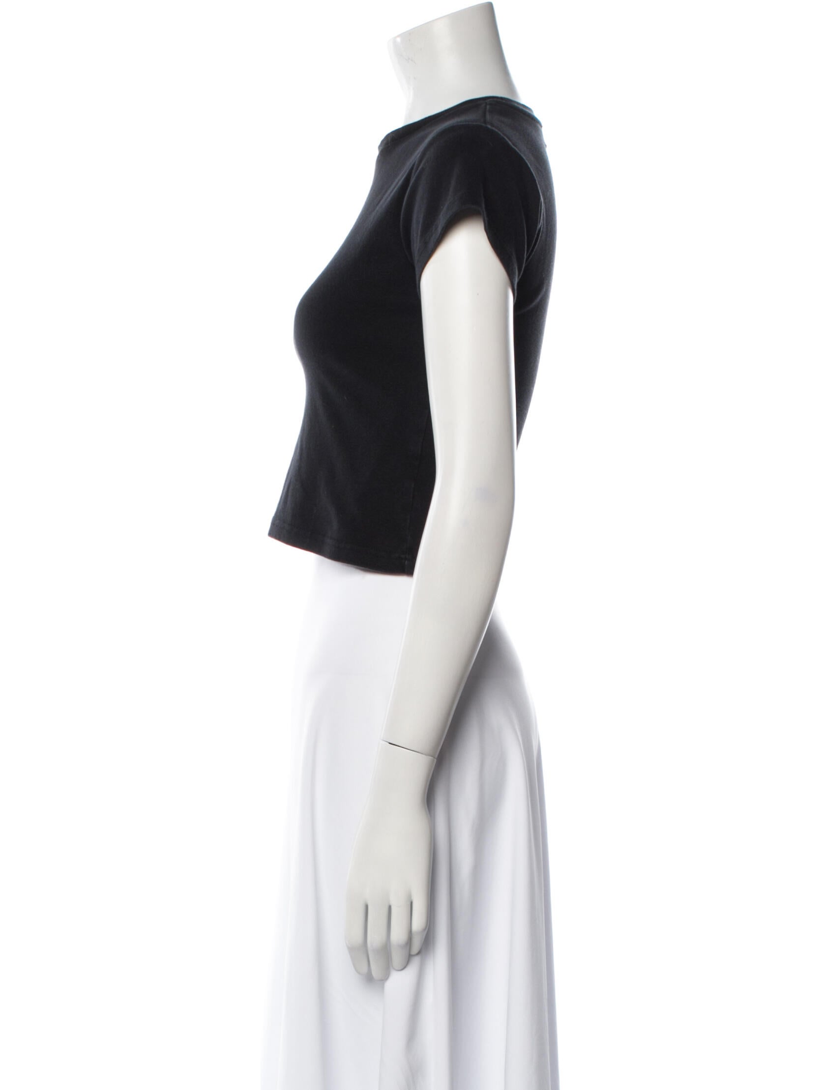 With Jéan Graphic Print Crew Neck Crop Top