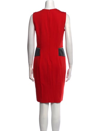 Yigal Azrouël V-Neck Knee-Length Dress