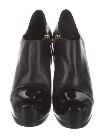 Yves Saint Laurent Rive Gauche Leather Pumps