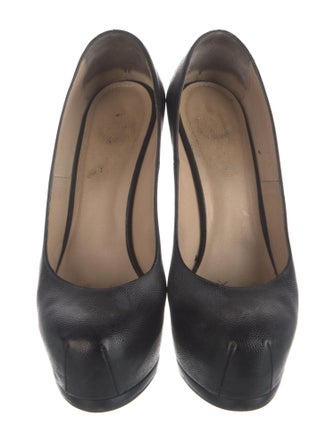 Yves Saint Laurent Rive Gauche Leather Pumps
