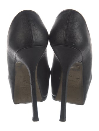 Yves Saint Laurent Rive Gauche Leather Pumps