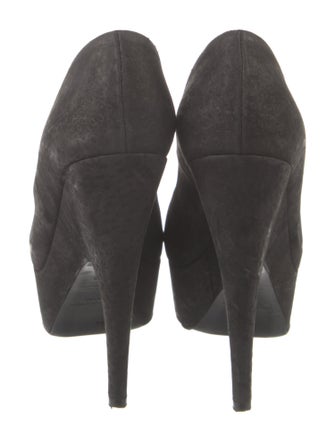 Yves Saint Laurent Rive Gauche Suede Pumps