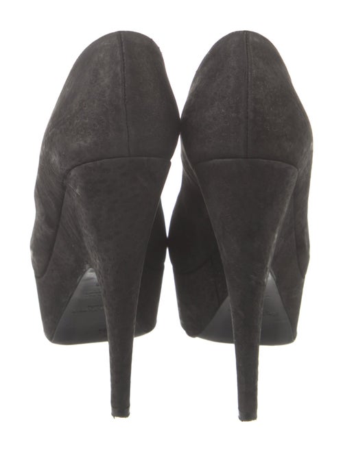 Yves Saint Laurent Rive Gauche Suede Pumps