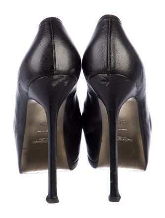 Yves Saint Laurent Rive Gauche Leather Pumps