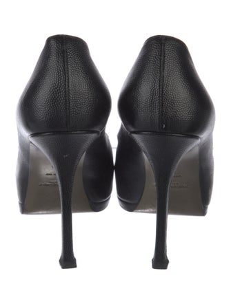 Yves Saint Laurent Rive Gauche Leather Pumps