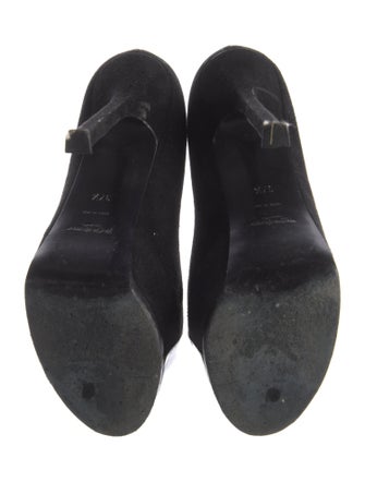Yves Saint Laurent Rive Gauche Suede Pumps