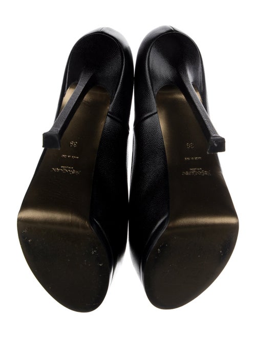 Yves Saint Laurent Rive Gauche Leather Pumps