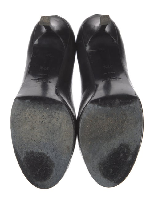 Yves Saint Laurent Rive Gauche Leather Pumps