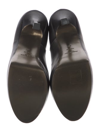 Yves Saint Laurent Rive Gauche Leather Pumps